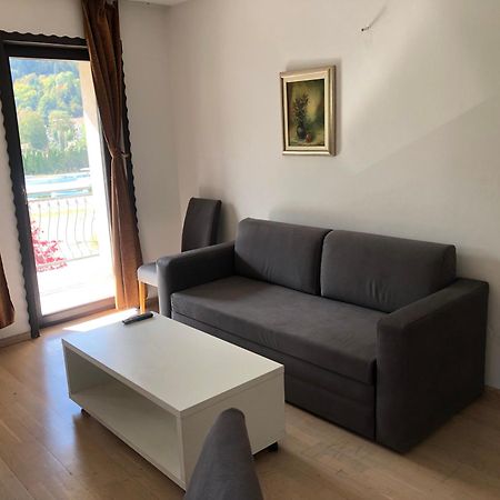 Green Oaza Apartment ฟอยนิซา ภายนอก รูปภาพ